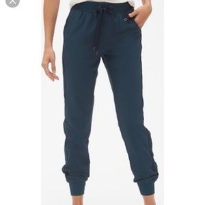 GapFit Joggers